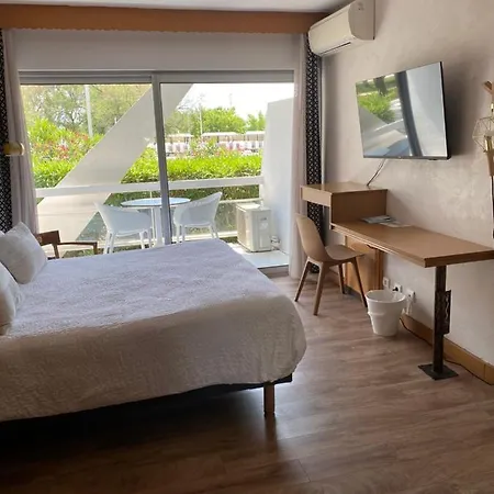 Hotel Saint-clair, Côté 3*