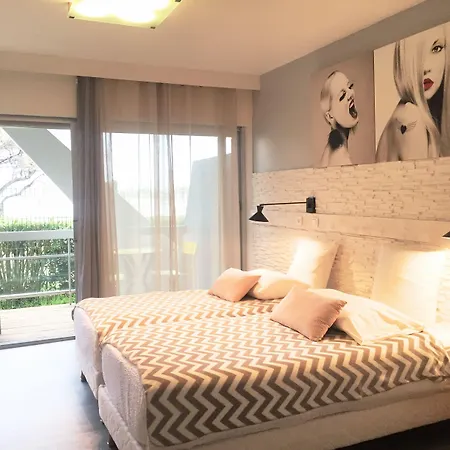 Saint-clair, Côté Hotel La Grande-Motte