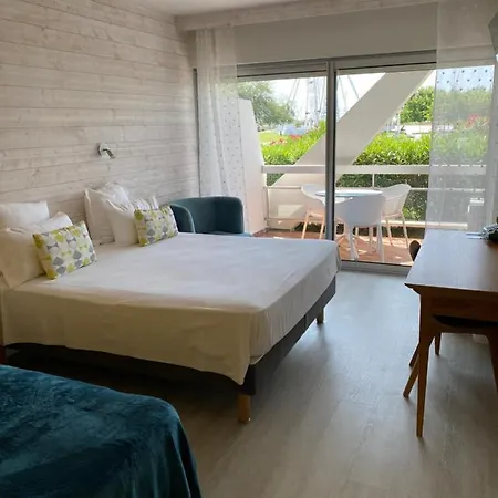 Hotel Saint-clair, Côté 3*