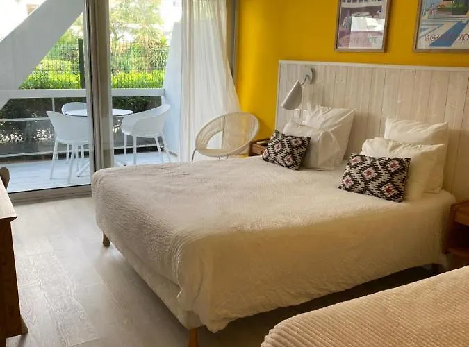 Hotel Saint-clair, Côté 3*