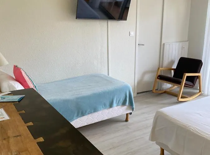 Hotel Saint-clair, Côté