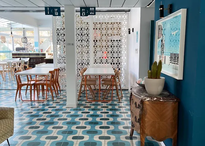 Hotel Saint-clair, Côté