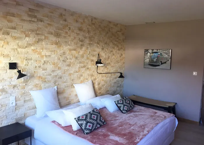 Saint-clair, Côté Hotel