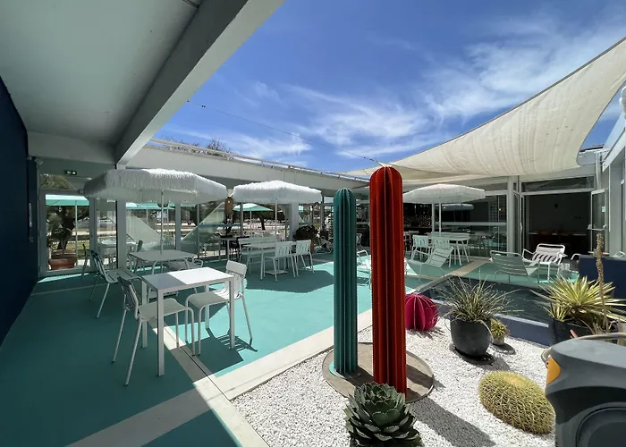 Saint-clair, Côté Hotel La Grande-Motte