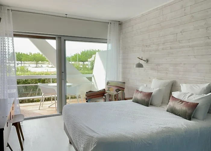 Saint-clair, Côté Hotel