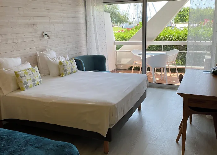 Saint-clair, Côté Hotel La Grande-Motte